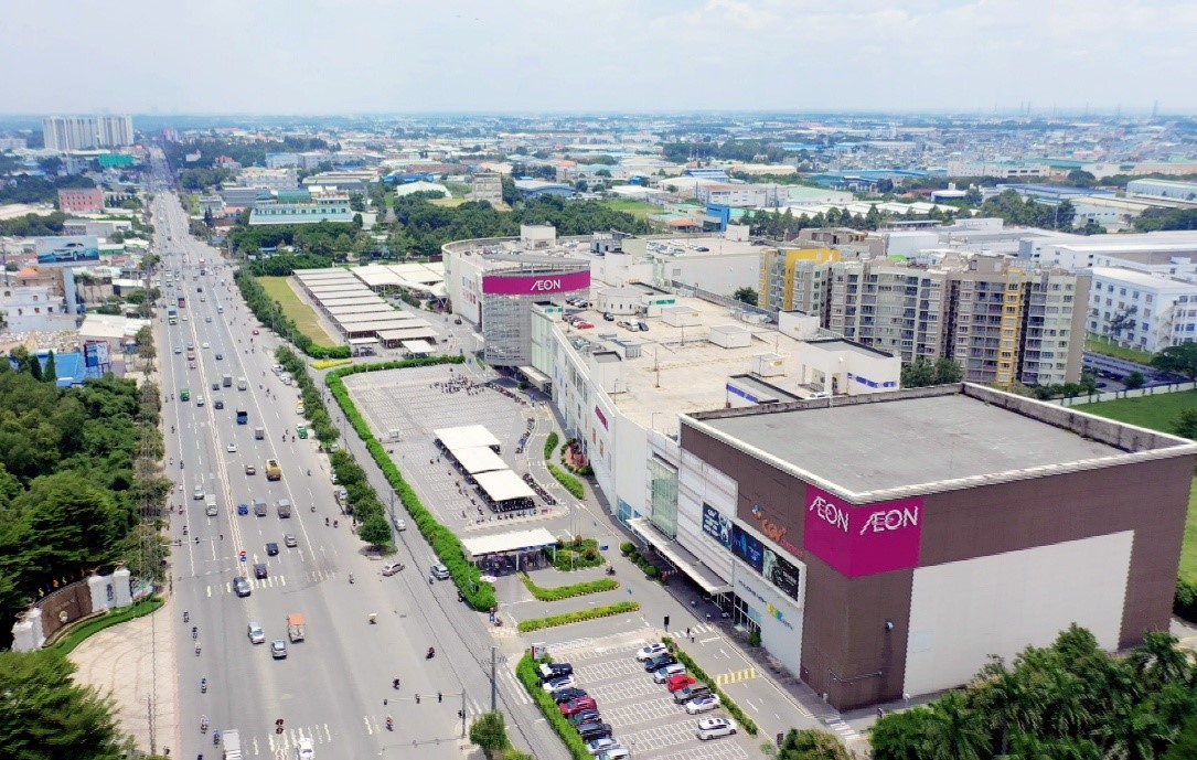 Dọc QL13 là khu vực "đóng đô" của các TTTM Aeon Mall, Lotte Mart,…